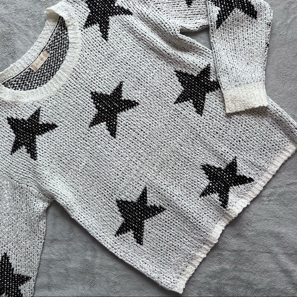 Altar'd State Sweaters - Altar'd State MacKinsley Intarsia Knit Slouchy Star Sweater White Black M/L